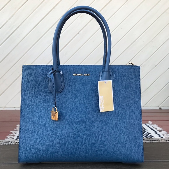 Michael Kors Handbags - NEW‼️Michael Kors Mercer Accordion Leather Tote